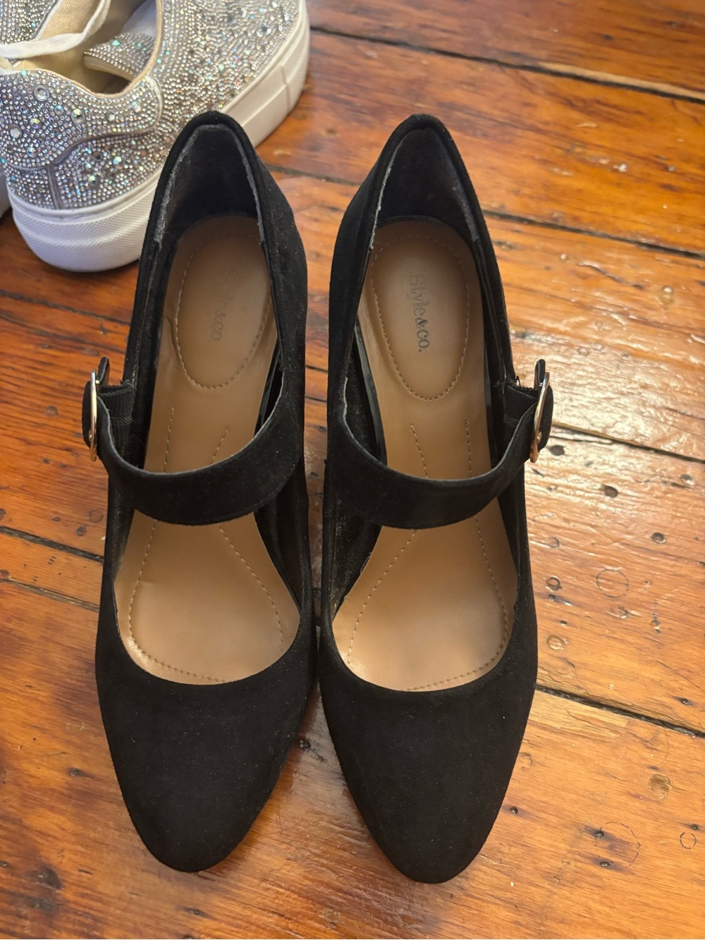 Black Mary Jane Suede Pumps heels